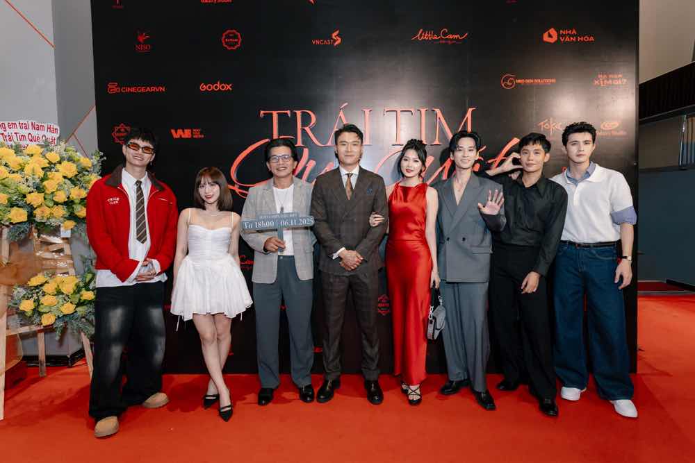 1A.247.trai-tim-que-quat-cong-chieu-truyen-thong-spotlight-vietnam00009