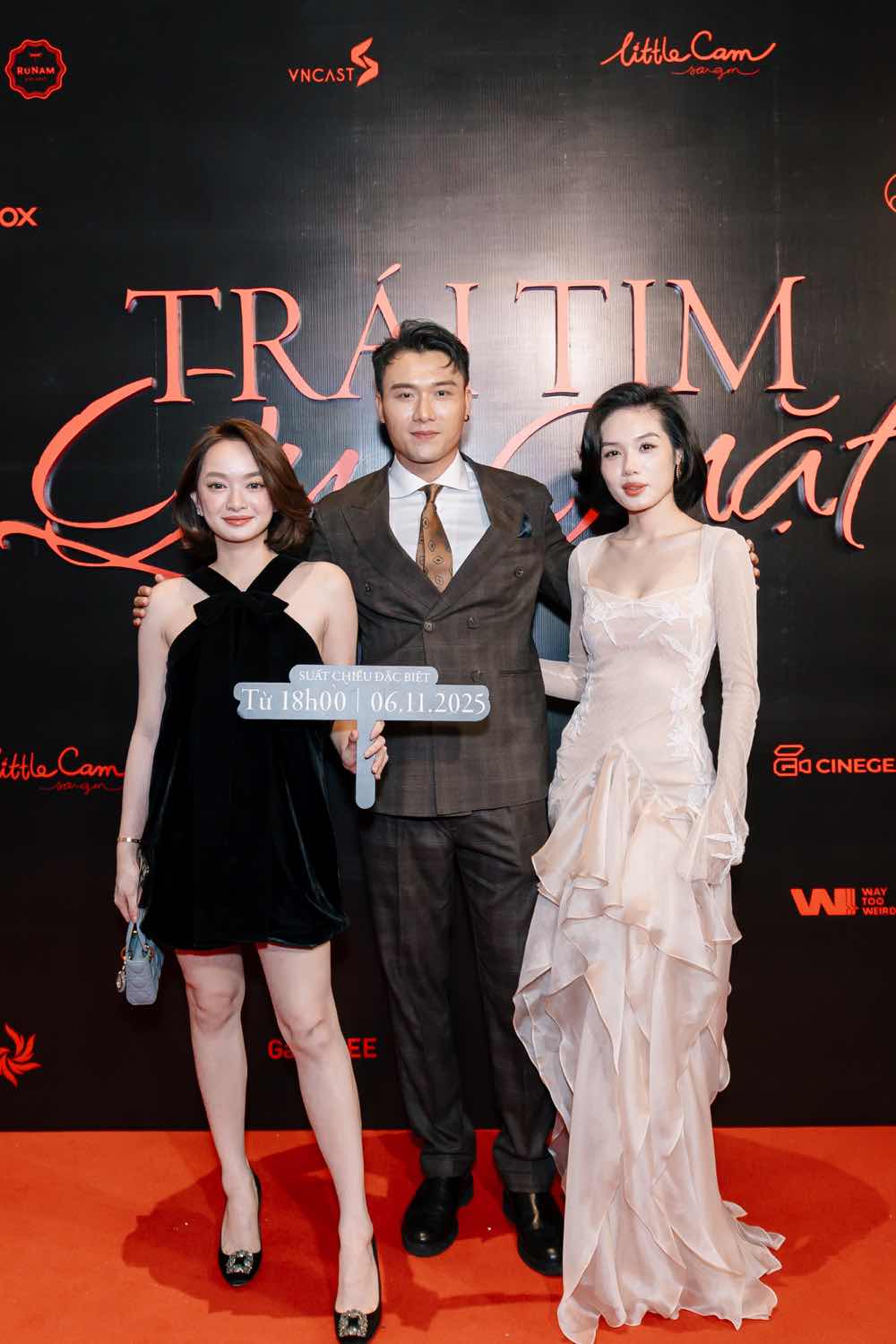 1A.247.trai-tim-que-quat-cong-chieu-truyen-thong-spotlight-vietnam00011