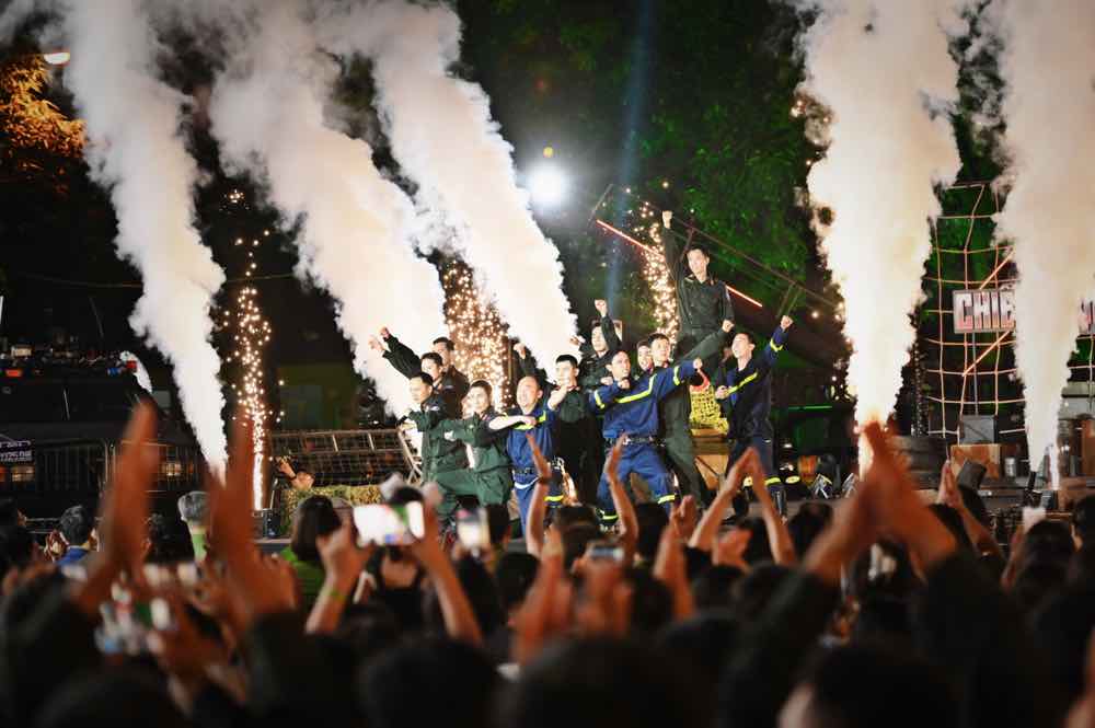 1A.254.chien-si-qua-cam-truyen-thong-spotlight-vietnam00030