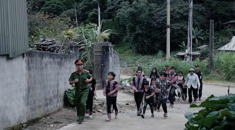 1A.268.chien-si-qua-cam-truyen-thong-spotlight-vietnam00017