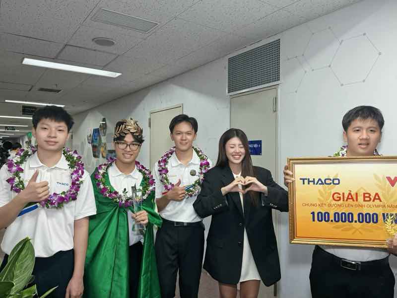 1A.292.pia-linh-truyen-thong-spotlight-vietnam00001