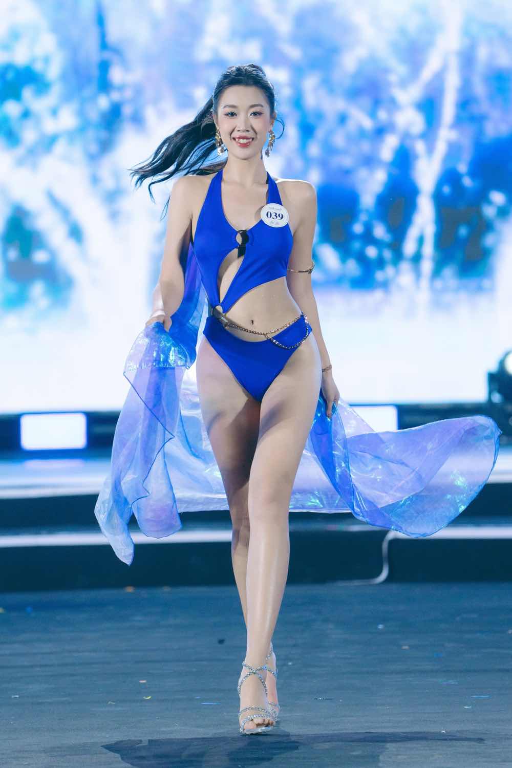 1A.299.nguyen-phuong-anh-truyen-thong-spotlight-vietnam00002