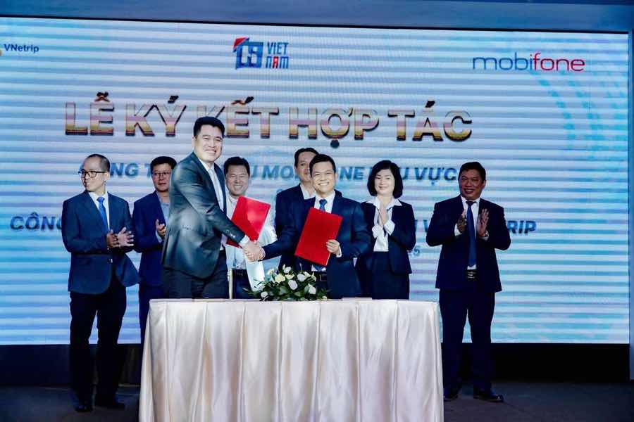 1A.300.mobifone-truyen-thong-spotlight-vietnam00011