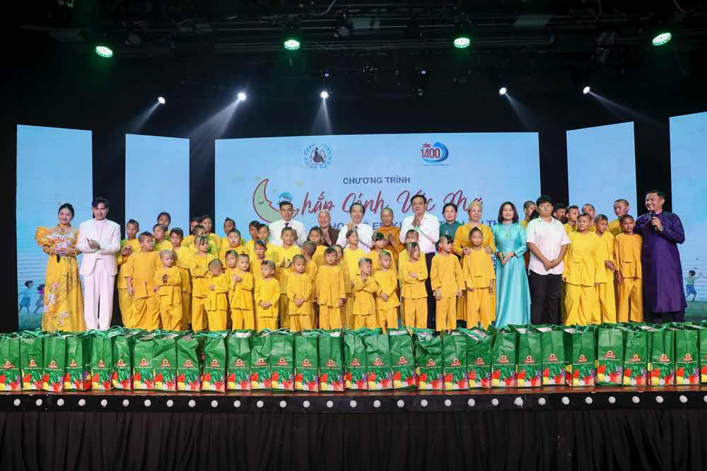 1A.424.nguyen-vu-say-mot-doi-vi-em-truyen-thong-spotlight-vietnam00001