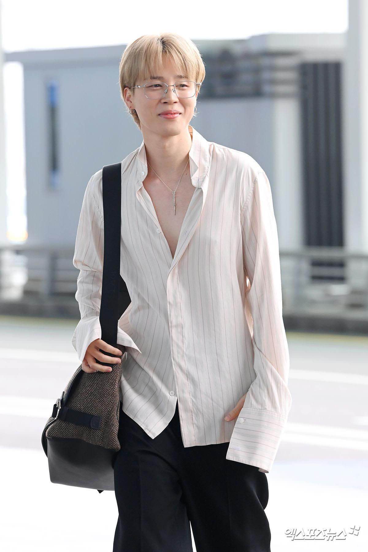 1A.427.park-jimin-bts-2025-incheon-airport-truyen-thong-spotlight-vietnam00006