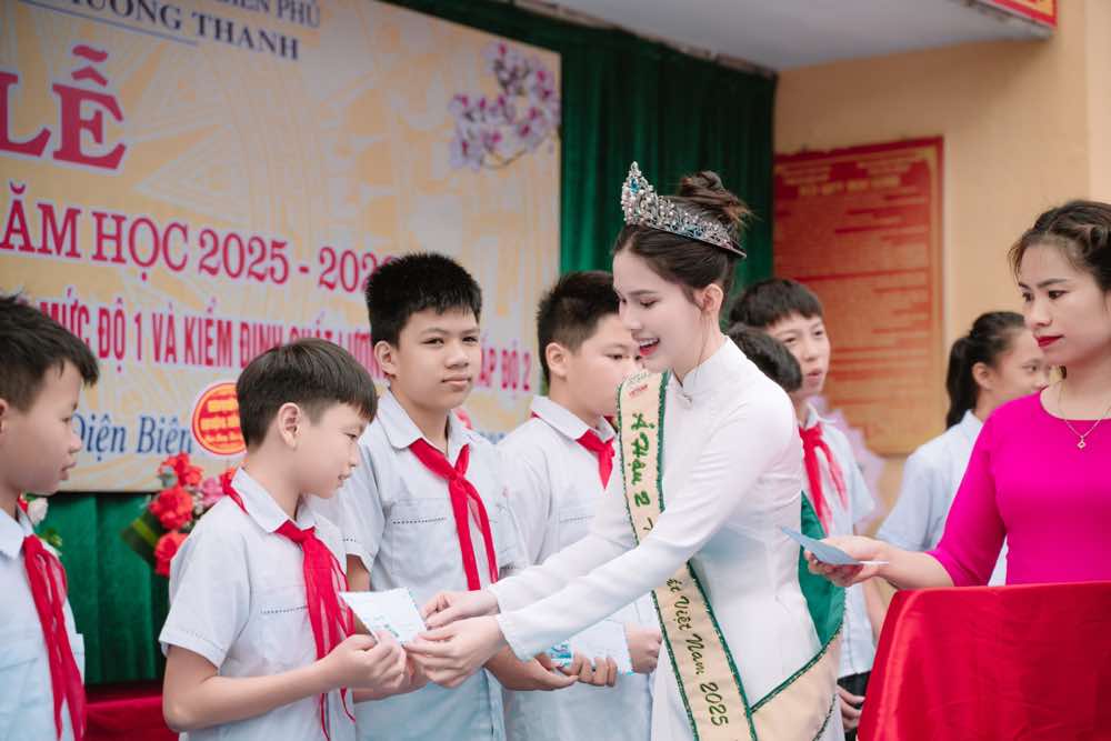 1A.590.a-hau-phan-tran-linh-dan-truyen-thong-spotlight-vietnam-05-09-2025 luc 031320 10