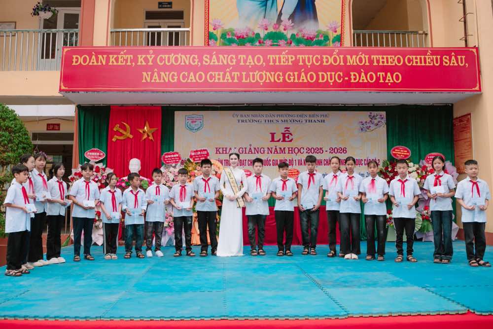 1A.590.a-hau-phan-tran-linh-dan-truyen-thong-spotlight-vietnam-05-09-2025 luc 031320 11