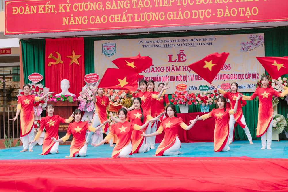 1A.590.a-hau-phan-tran-linh-dan-truyen-thong-spotlight-vietnam-05-09-2025 luc 031320 14