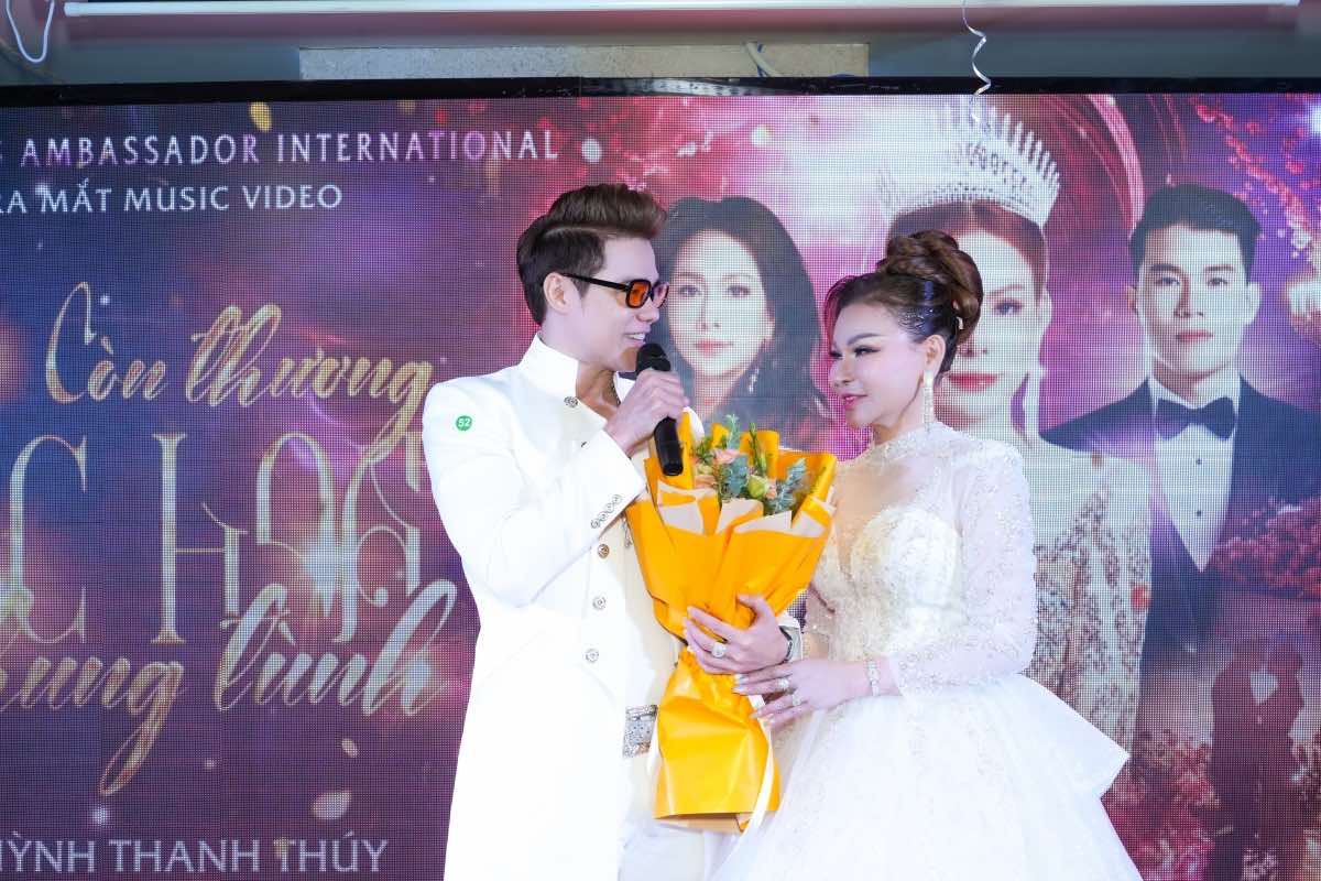 1A.611.hoa-hau-thanh-thuy-con-thuong-sac-hoa-chung-tinh-spotlight-vietnam-23