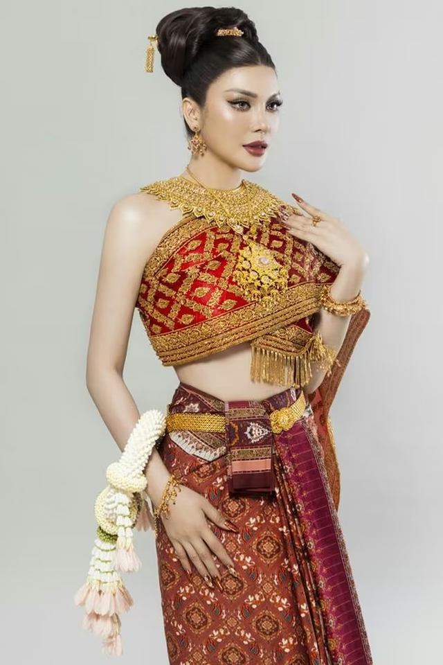 1A.650.lily-chen-giam-doc-khu-vuc-spotlight-vietnam1
