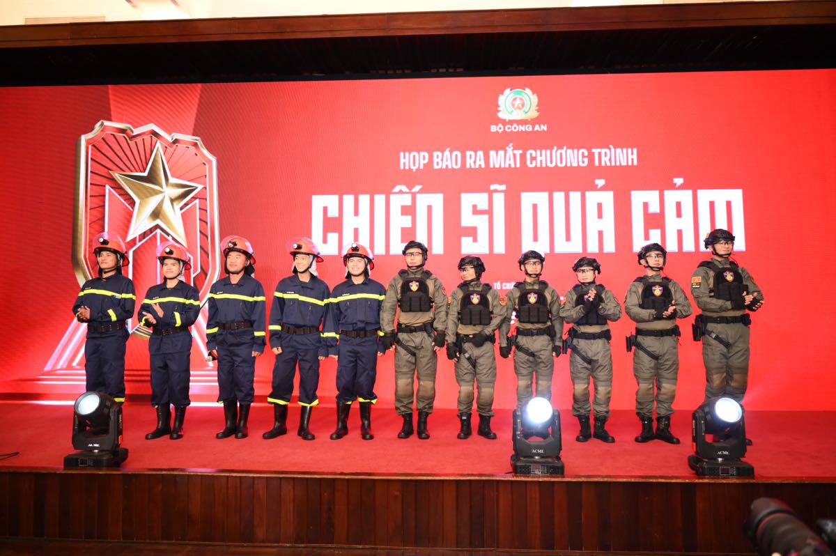 1A.701.chien-si-qua-cam-2025-spotlight-vietnam-8