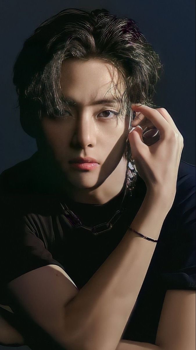 1A.707.V-kim-tae-hyung-BTS-profile-member-bts-in-army-2025-spotlight-vietnam-4