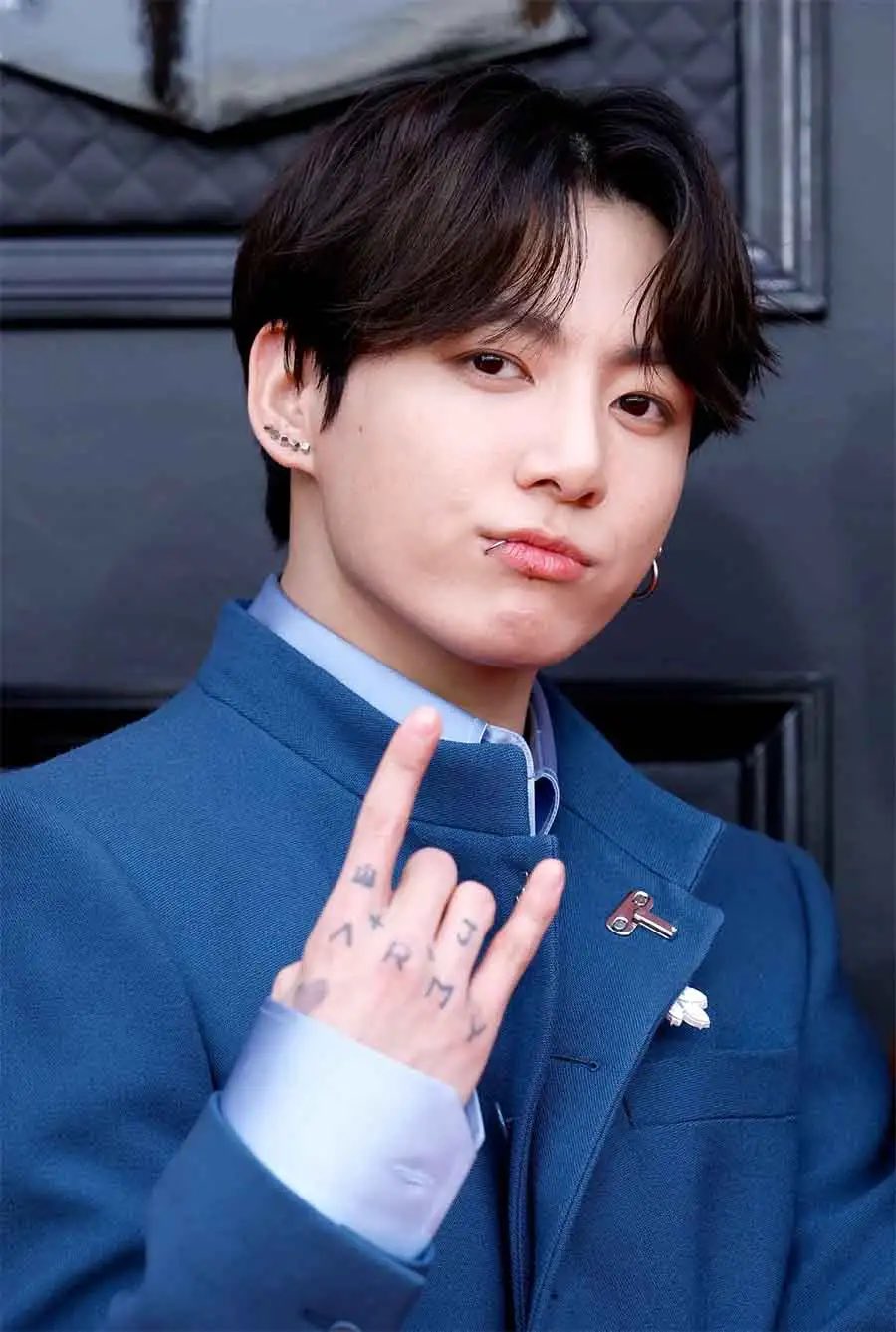 1A.707.jung-kook-BTS-profile-member-bts-in-army-2025-spotlight-vietnam-6.jpg