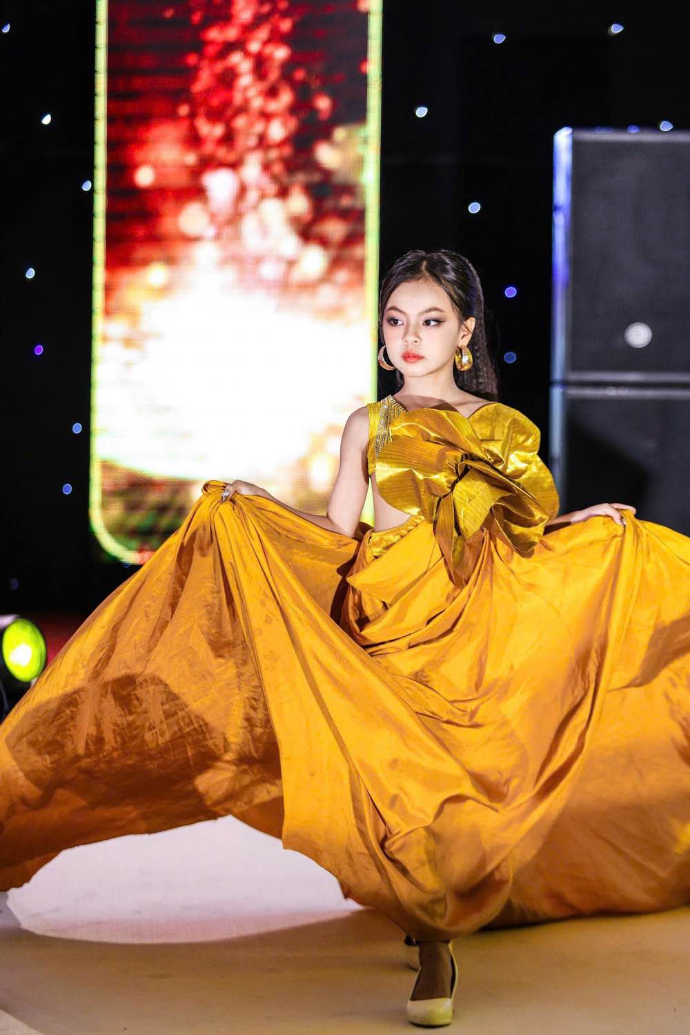 1A.716.viet-nam-style-talent-show-spotlight-vietnam-11