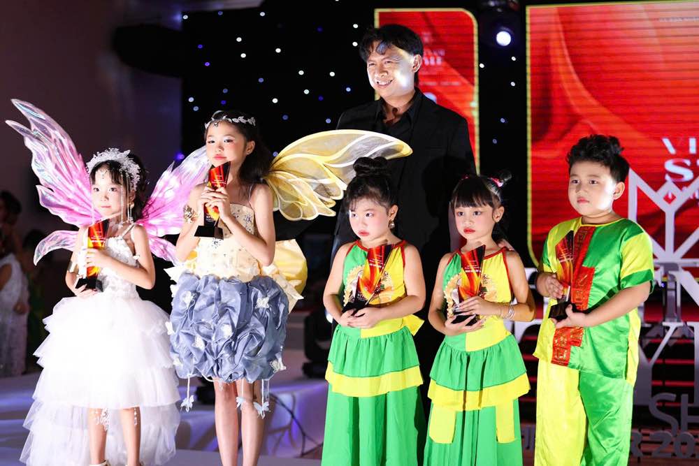1A.716.viet-nam-style-talent-show-spotlight-vietnam-6