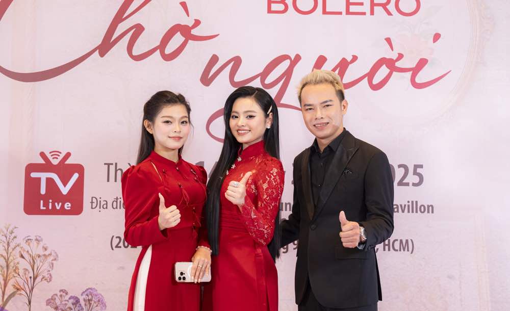 1A.733.nhac-kich-cho-nguoi-to-my-thu-huong-spotlight-vietnam-10