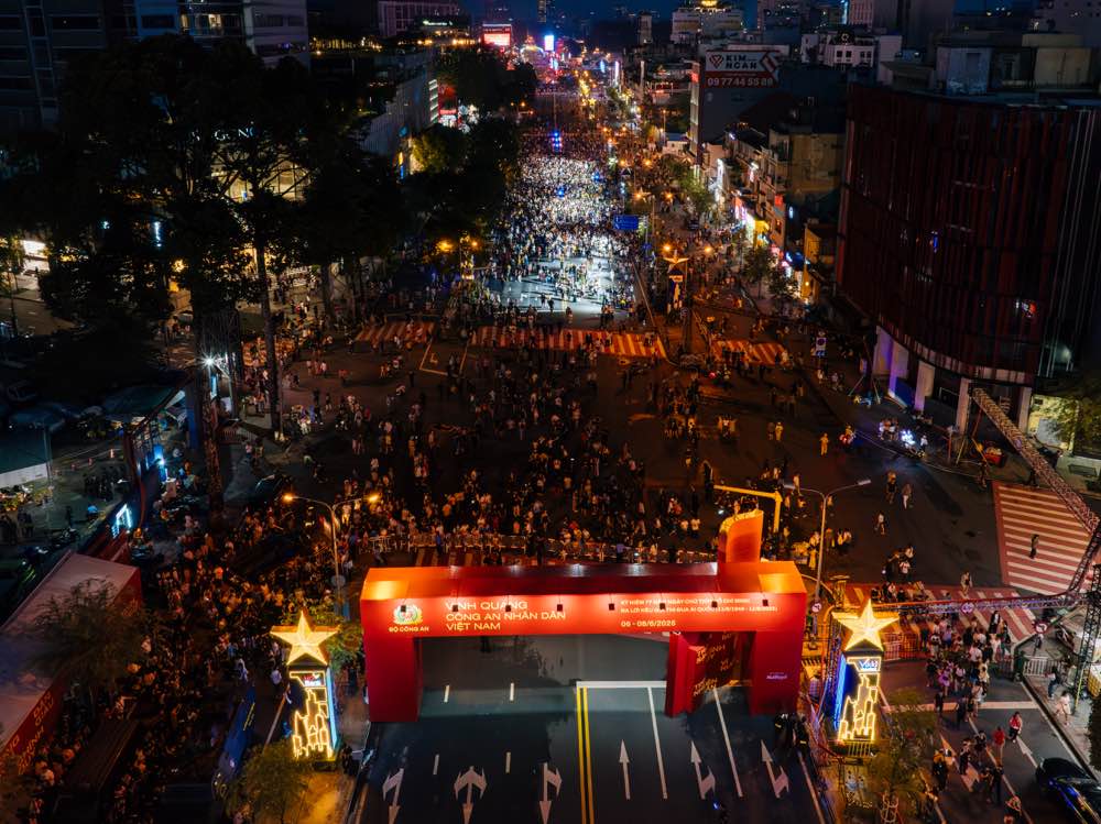 1A.763.chien-si-qua-cam-spotlight-vietnam7