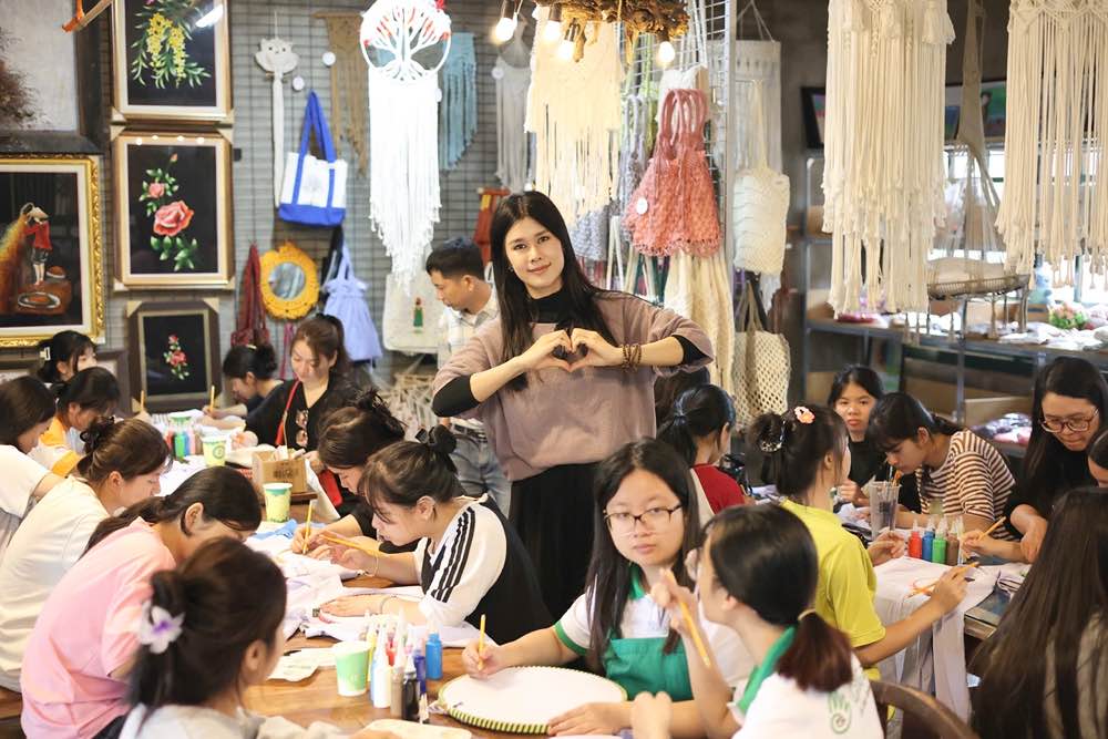 1A.778.phuc-anh-spotlight-vietnam2