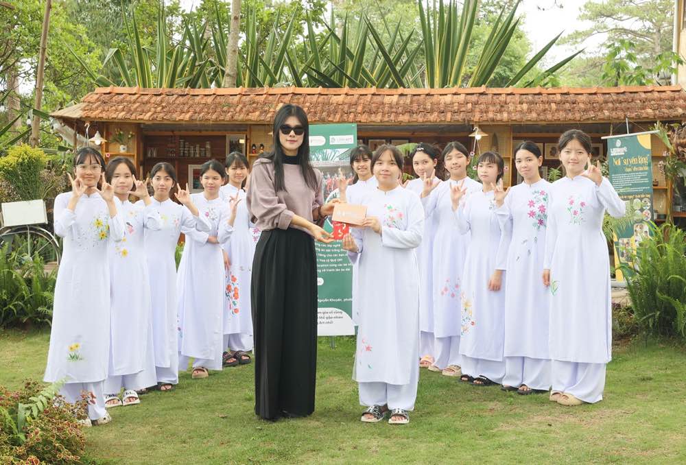 1A.778.phuc-anh-spotlight-vietnam9