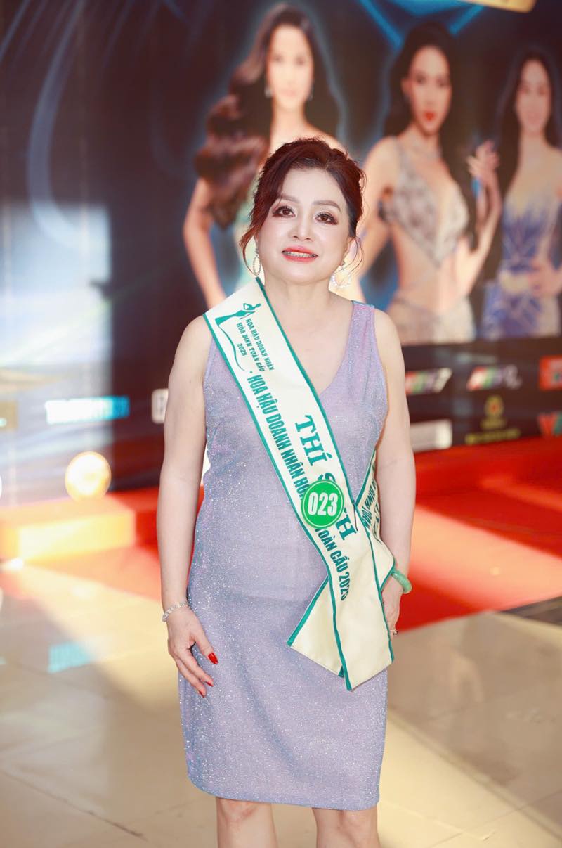 1A.803.lu-thi-le-thuy-023-hoa-hau-doanh-nhan-hoa-binh-toan-cau-2025-spotlight-vietnam-1