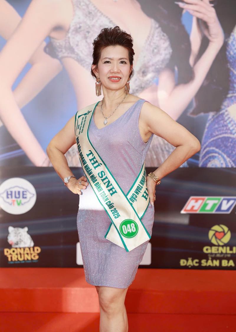 1A.803.phung-thi-hong-huong-048-hoa-hau-doanh-nhan-hoa-binh-toan-cau-2025-spotlight-vietnam-9