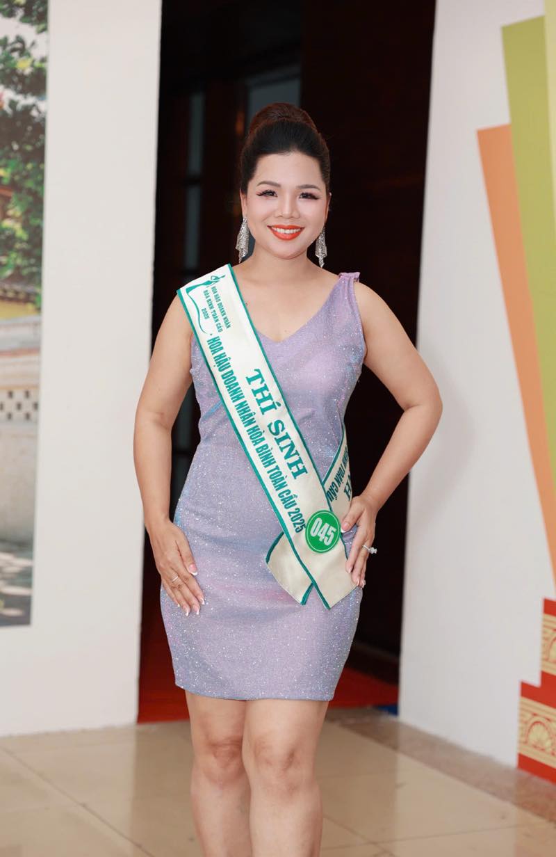 1A.803.tran-thi-ngoc-chau-045-hoa-hau-doanh-nhan-hoa-binh-toan-cau-2025-spotlight-vietnam-13