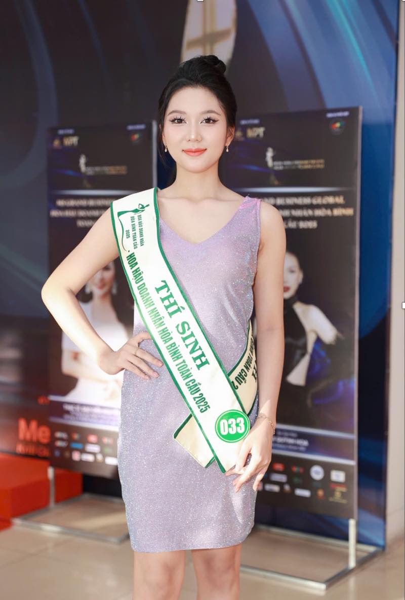 1A.803.vo-phan-chau-anh-033-hoa-hau-doanh-nhan-hoa-binh-toan-cau-2025-spotlight-vietnam-7