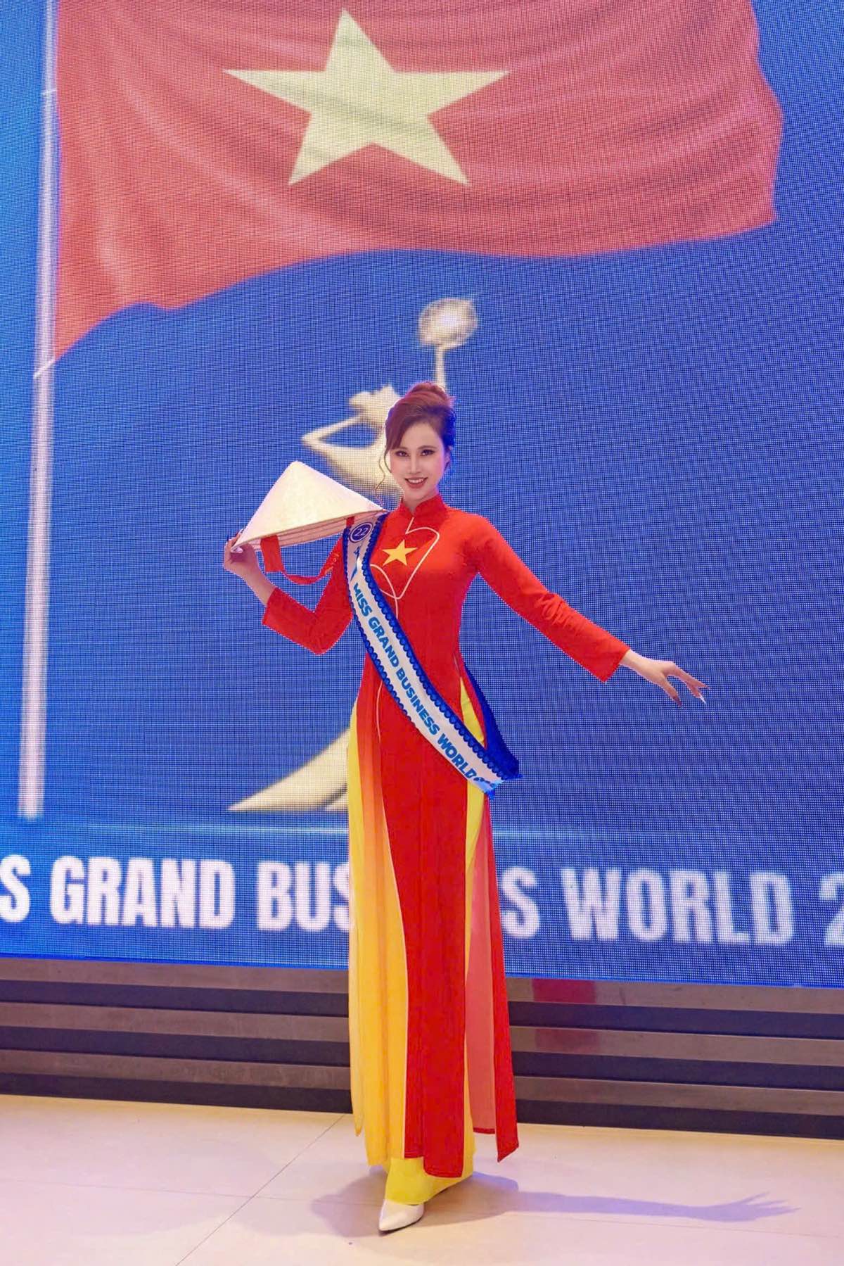 1A.811.a-hau-2-dj-lyly-miss-business-world-2025-spotlight-vietnam9