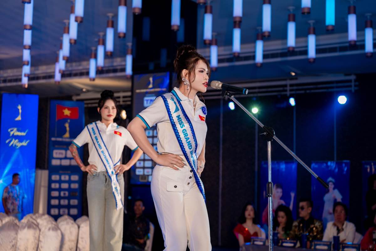 1A.812.a-hau-kieu-nhi-spotlight-vietnam19
