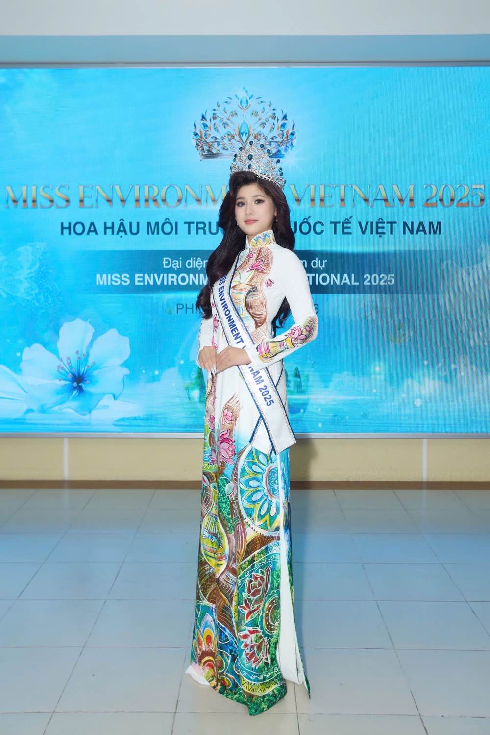 1A.827.tran-thi-my-linh-Miss-Environment-International-2025-spotlight-vietnam9
