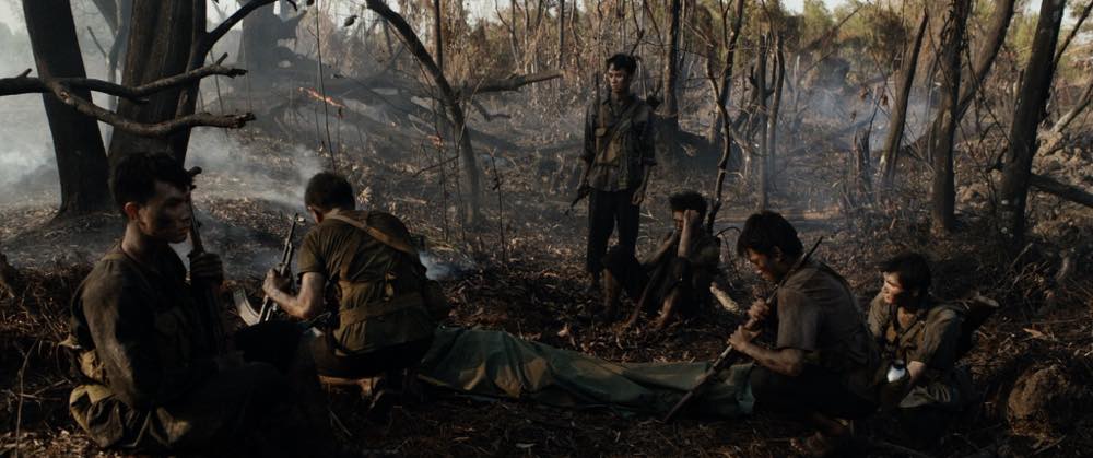 1A.960.dia-dao-mat-troi-trong-bong-toi-spotlight-vietnam1