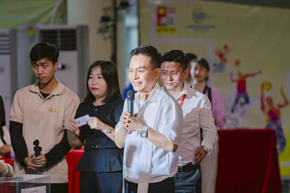 1a.102.tinh-nguoi-giua-bao-lu-1