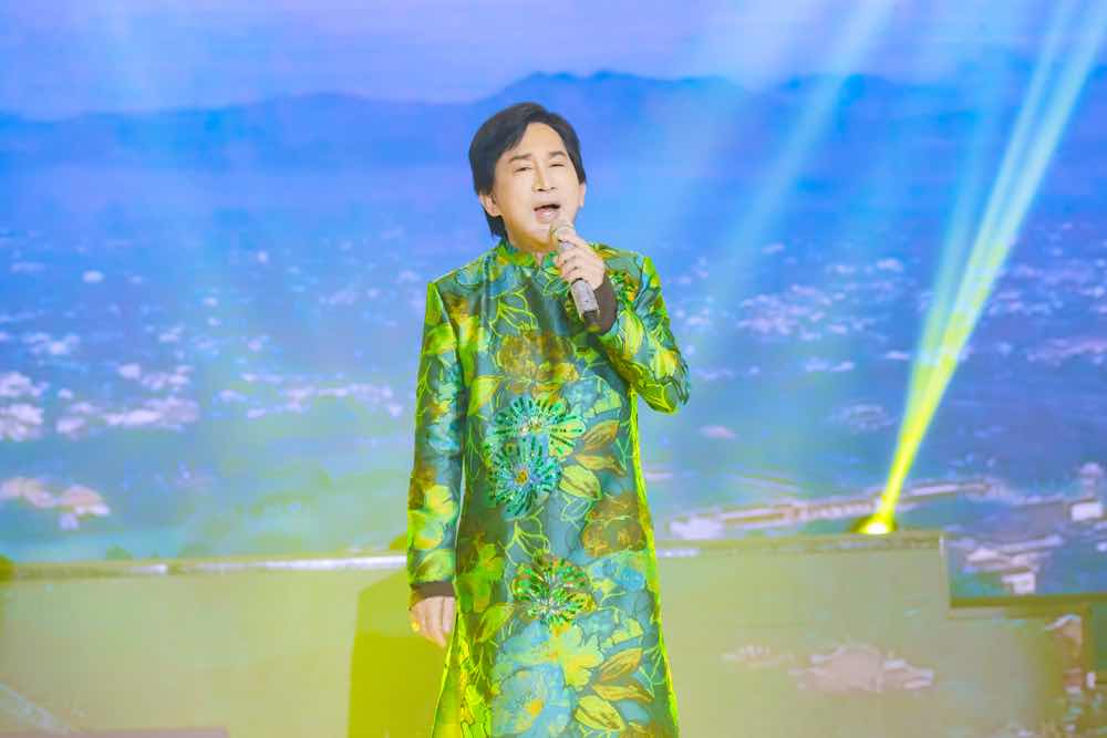 1a.102.tinh-nguoi-giua-bao-lu-3