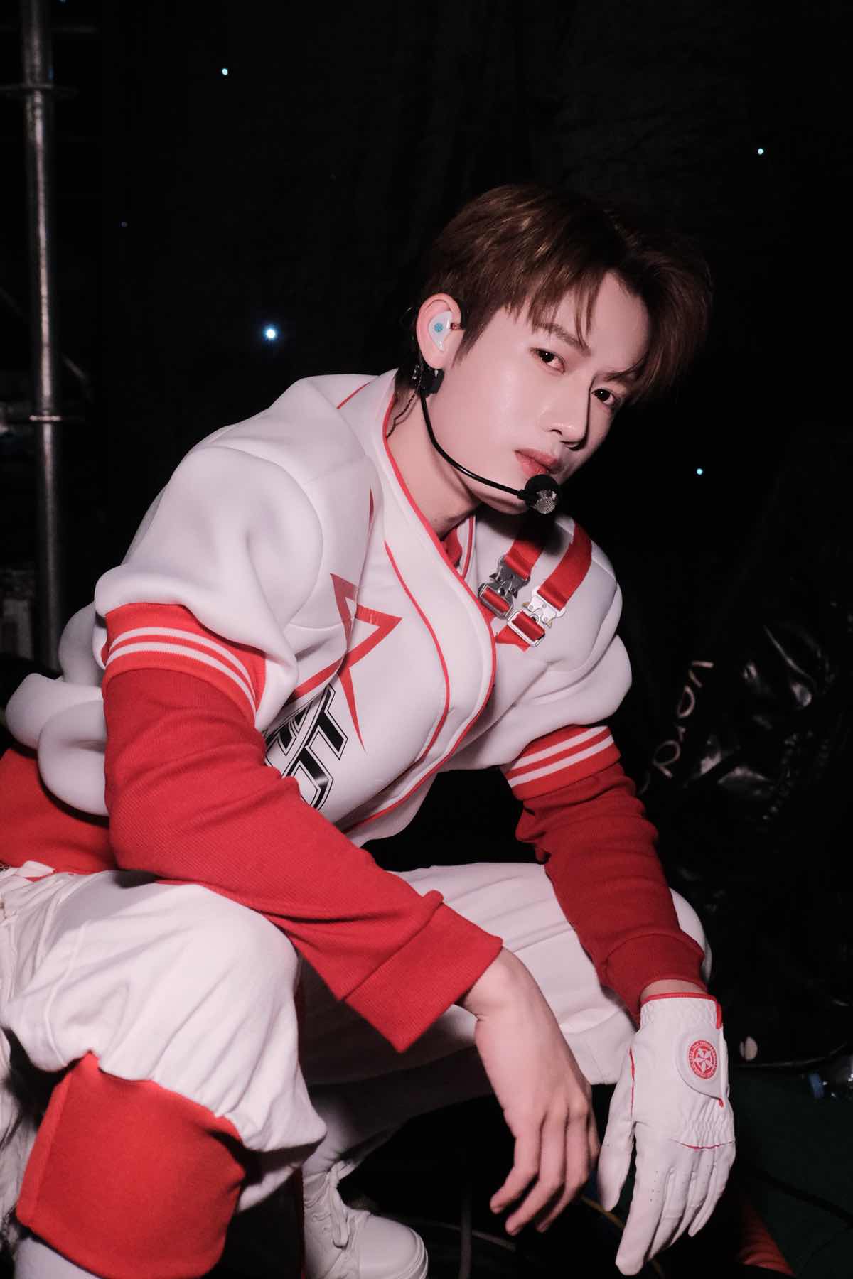 1a.105.ho-dong-quan-tan-binh-toan-nang-truyen-thong-spotlight-viet-nam-11