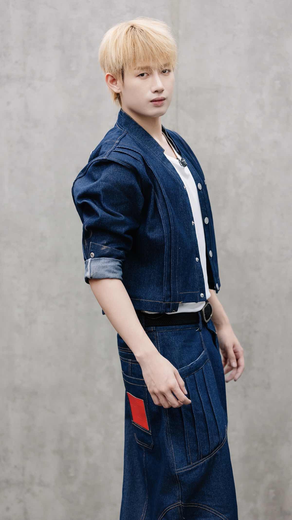 1a.105.ho-dong-quan-tan-binh-toan-nang-truyen-thong-spotlight-viet-nam-6