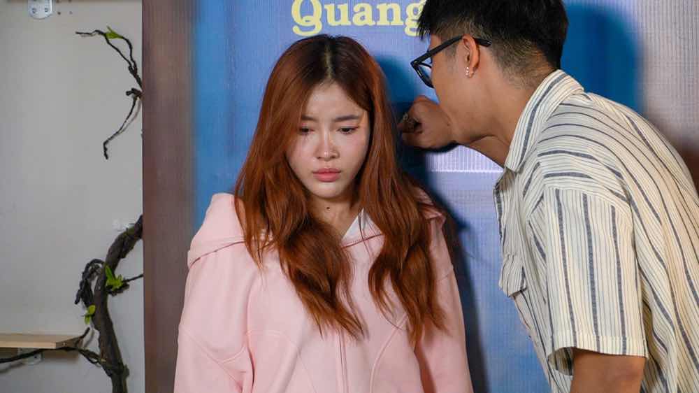 1a.14.Luna Hang Trinh Hoa Tren Mo Chi-cha-con-thang-an-