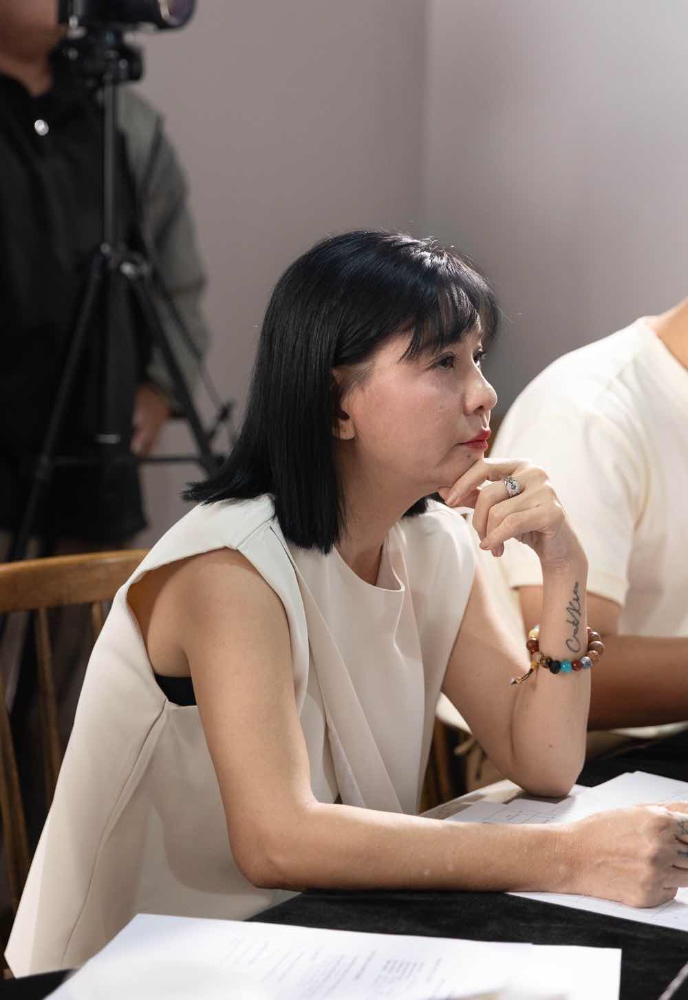 1a.14.NS Cat Phuong-cha-con-thang-an-