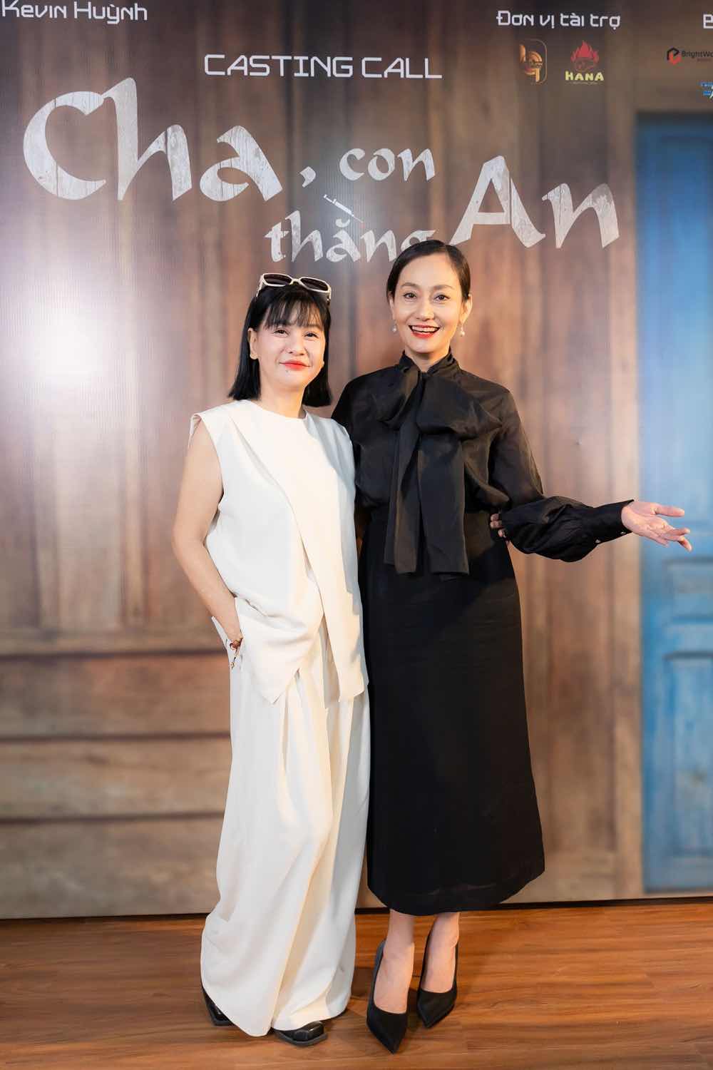 1a.14.NS Cat Phuong - NSUT Hanh Thuy 1-cha-con-thang-an-