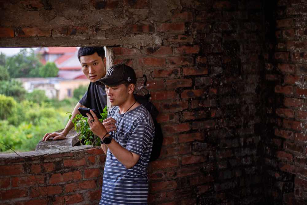 1a.147.Đao dien Vu Trung Đuc ao soc nghiem tuc theo đuoi đien anh tu nhung nam thang cap 3