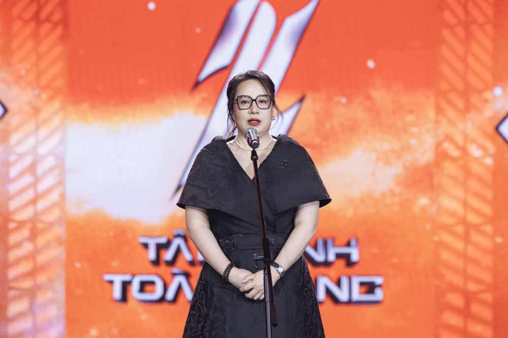 1a.16.Ba Ngo Thi Van Hanh - Tong Giam đoc Tap đoan YeaH1 chia se ve hanh trinh vua qua va khat vong huong đen nhom nhac than tuong so 1 Viet Nam