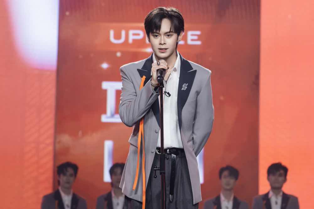 1a.16.Thanh vien nhom UPRIZE - Nghe si Duy Lan