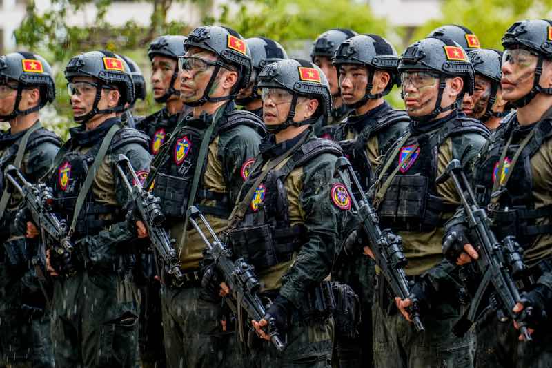 1a.218.chien-si-qua-cam-tien-luat-tien-dat-3