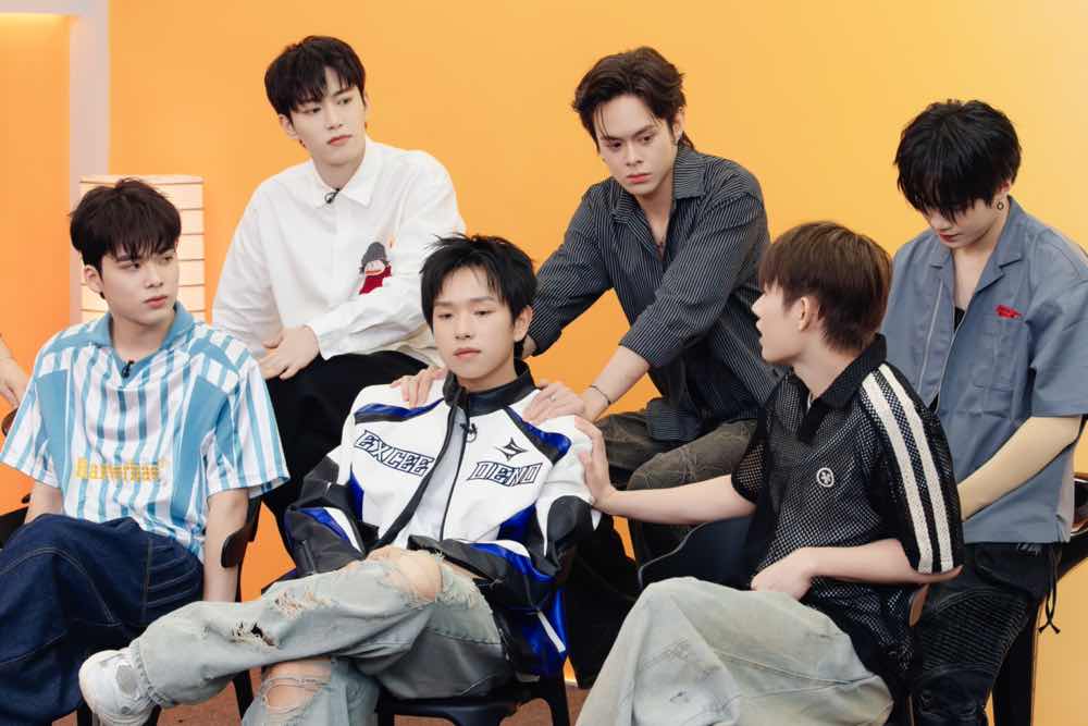 1a.221.TBTCtruyen-thong-spotlight-vietnam-