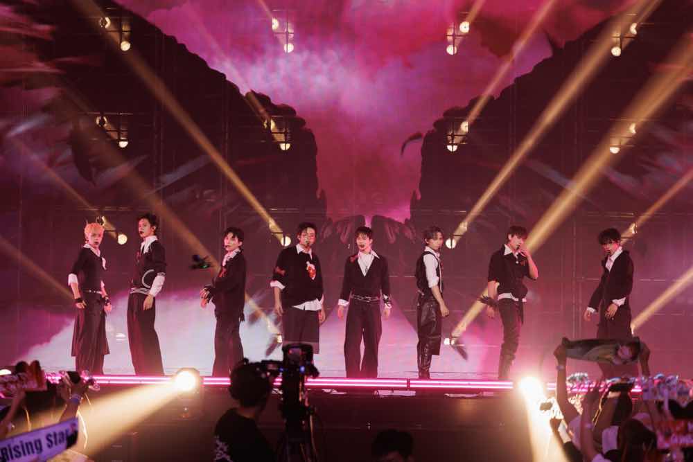 1a.221.real-talk-2truyen-thong-spotlight-vietnam-