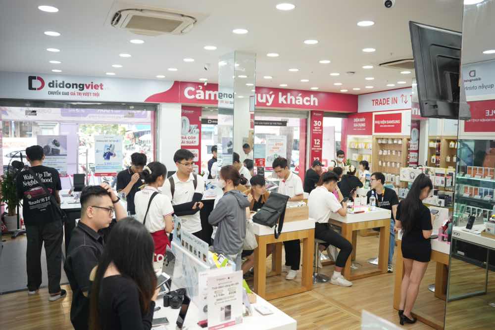 1a.230.khach-hang-di-dong-viet