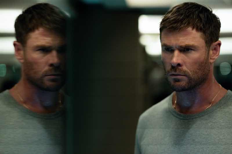 1a.237.Chris Hemsworth stars as Davis in CRIME 101. Photo Credit Dean Rogers