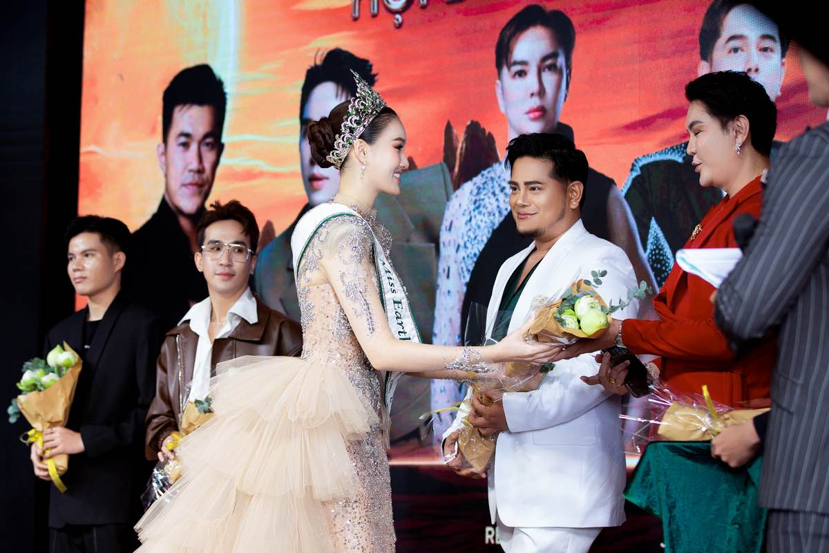 1a.316.trinh-my-anh-miss-earth-2025-truyen-thong-spotlight-vietnam00015