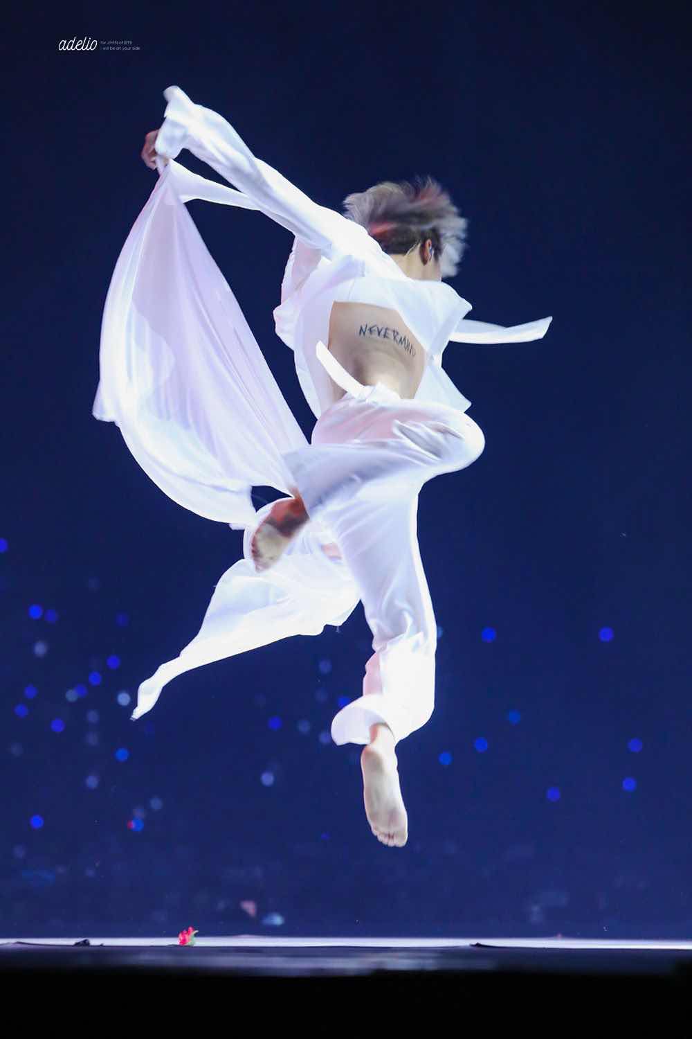 1a.320.park-jimin-bts-truyen-thong-spotlught-vietnam00004.jpg