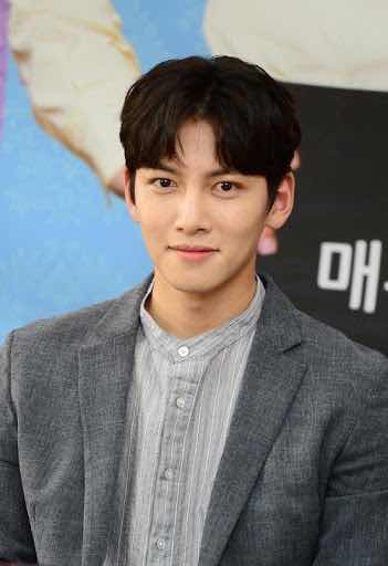 1a.357.kang-ha-neul-kiss-ji-chang-wook-truyen-thong-spotlight-vietnam00002