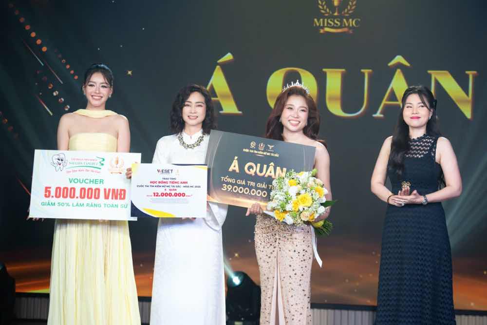 1a.365.chung-ket-miss-mc-2025-nu-mc-tai-sac-truyen-thong-spotlight-vietnam00006